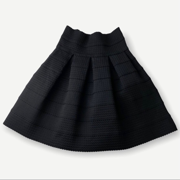 Anthropologie Girls From Savoy Ponte Skirt! - Picture 4 of 6